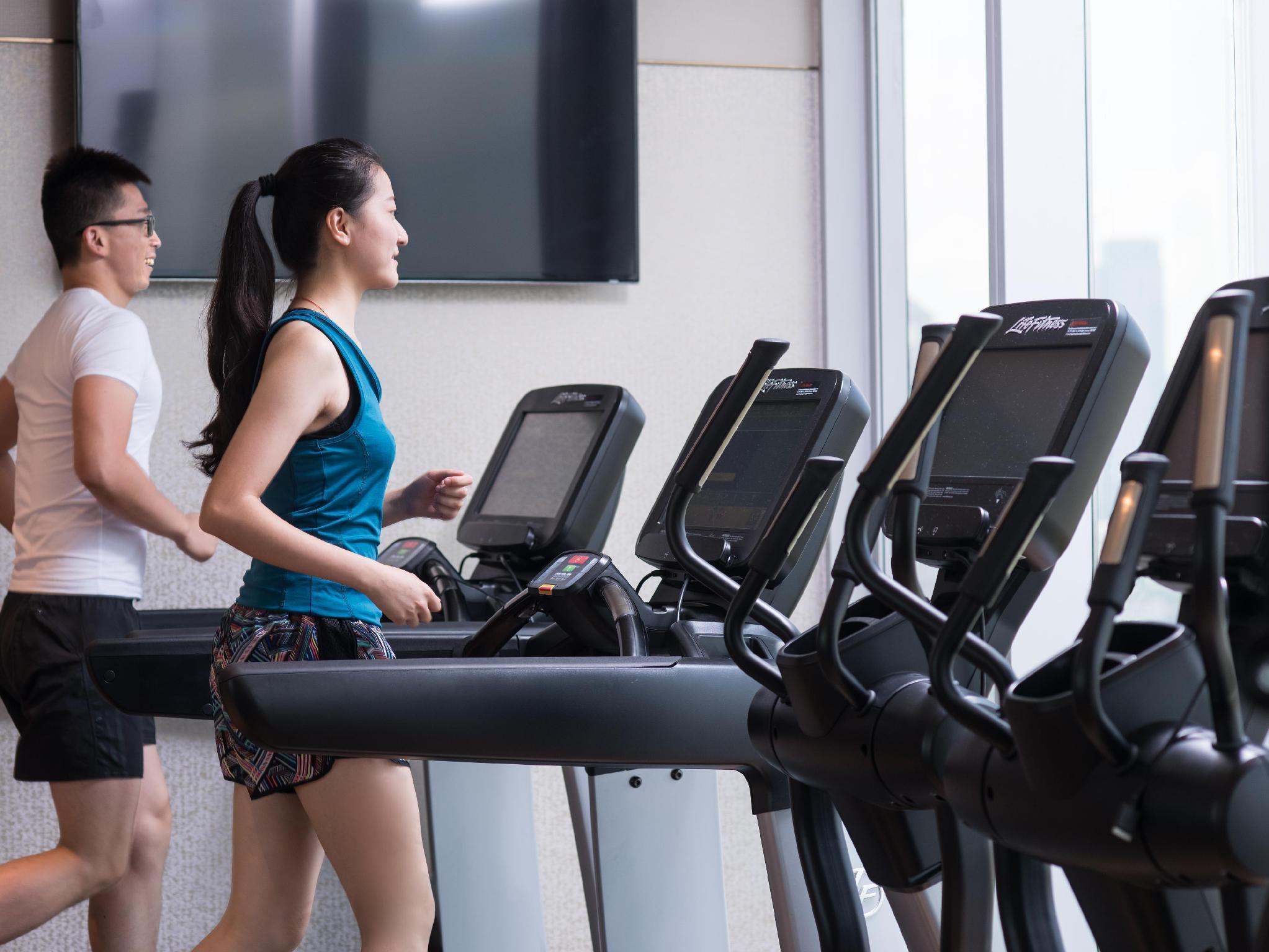 Crowne Plaza Macau By Ihg Exterior foto A treadmill
