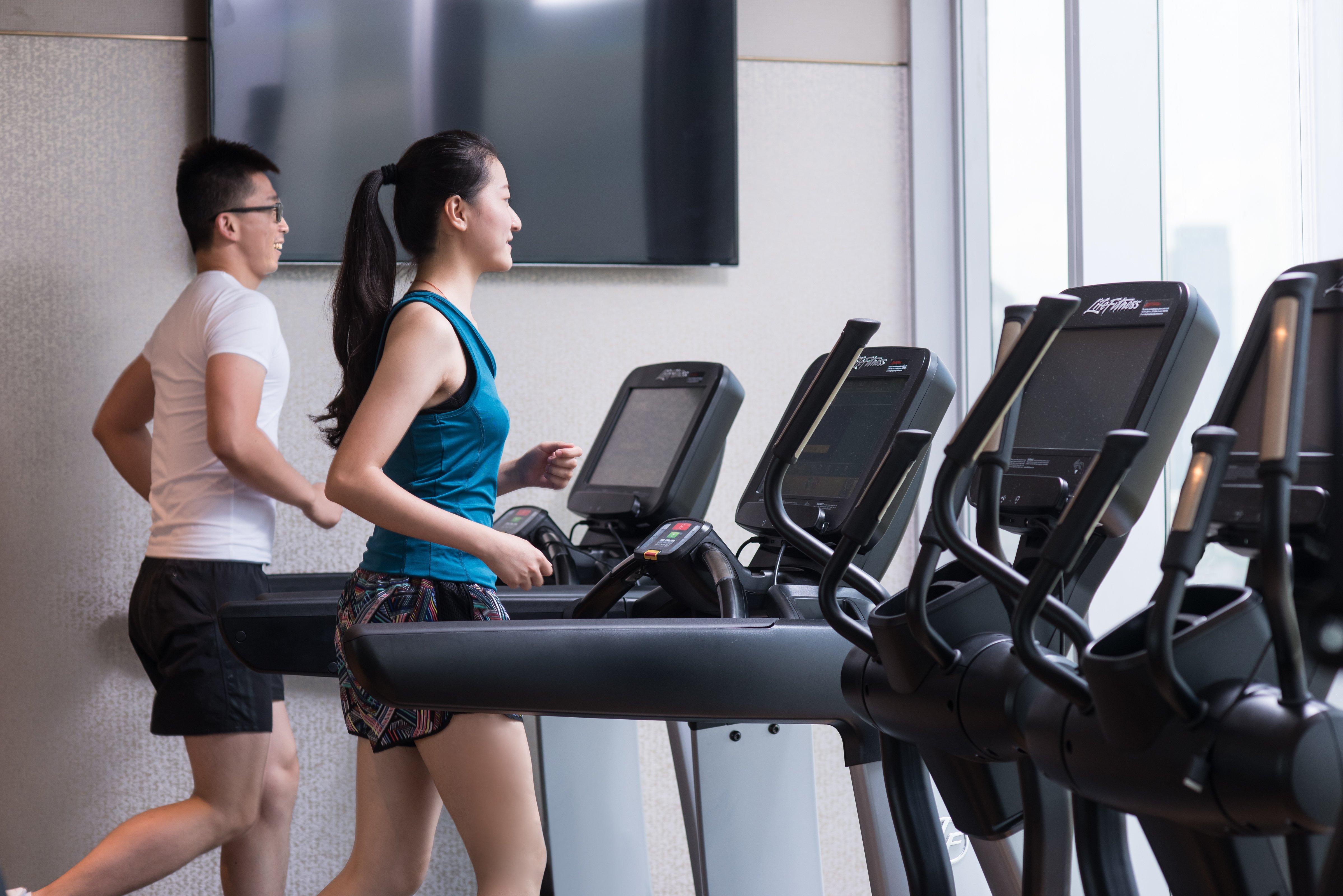 Crowne Plaza Macau By Ihg Exterior foto People running on treadmills