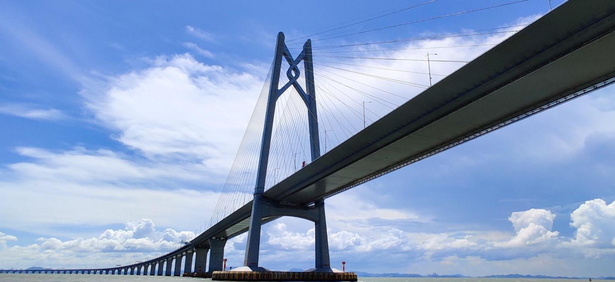 Crowne Plaza Macau By Ihg Exterior foto The Yangzhou Yangtze Bridge